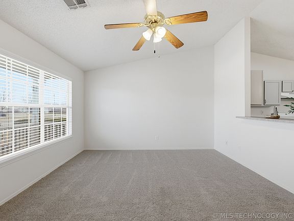 5th image of 14905 E 89th Pl N