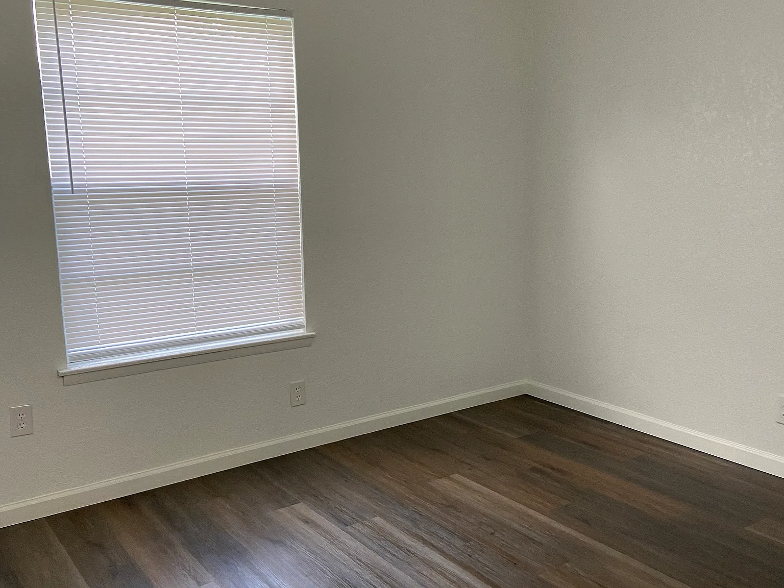 3 bed, 960 sqft, $1,400 — Photo 1