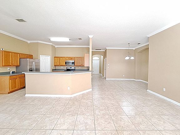3rd image of 323 Turtle Dove Dr