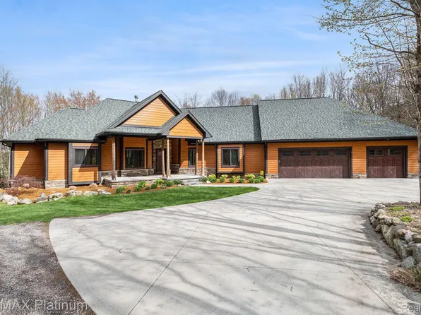 8200 Eagle Rd, Holly, MI 48350