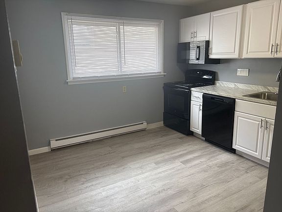 2nd image of 170 Polk St APT 5