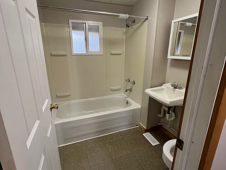260 Allen St #A — Photo 26