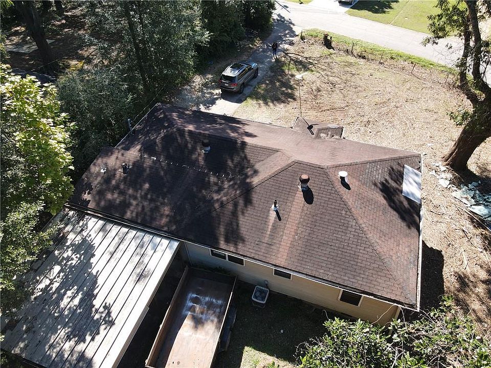2nd image of 340 Camilla Cir SW