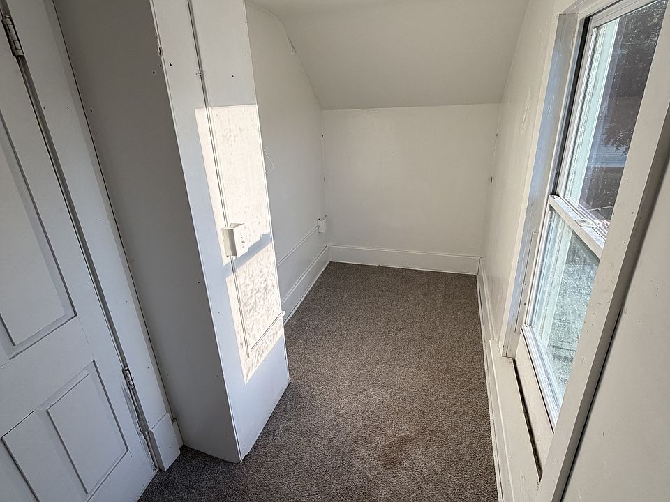 1st image of 2916 Roosevelt St #2
