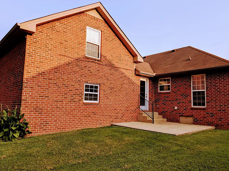 506 Johnstown Dr — Photo 18