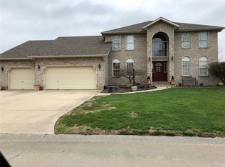 9 Legacy Dr, Granite City, IL 62040