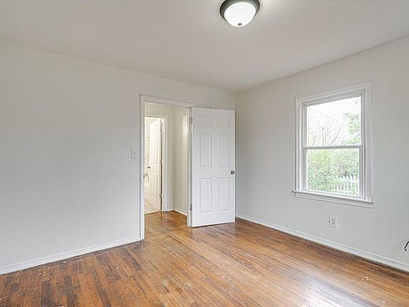 4th image of 1615 Heather St #A