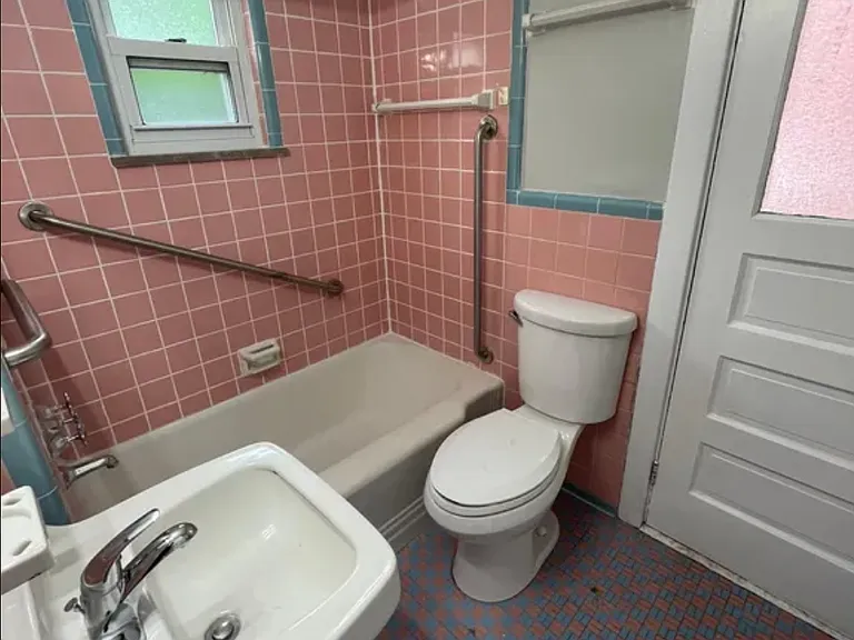 Pink & Blue Retro Bathroom!