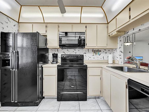 3rd image of 2748 NW 104th Ave APT 308