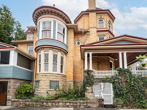 4th image of 515 Grand St