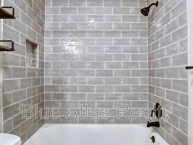 1313 Monaco Dr — Photo 18