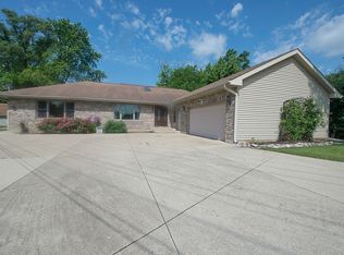 422 Beverly Ave, Addison, IL 60101