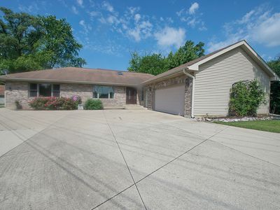 422 Beverly Ave, Addison, IL, 60101