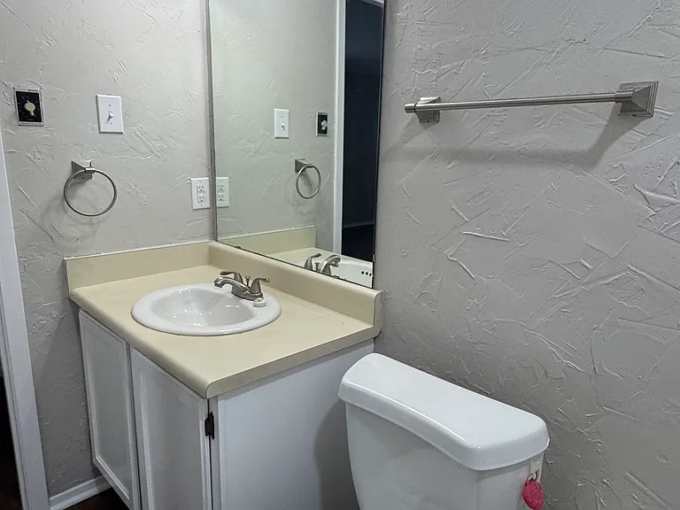 400 W South Town Dr #402 — Photo 35