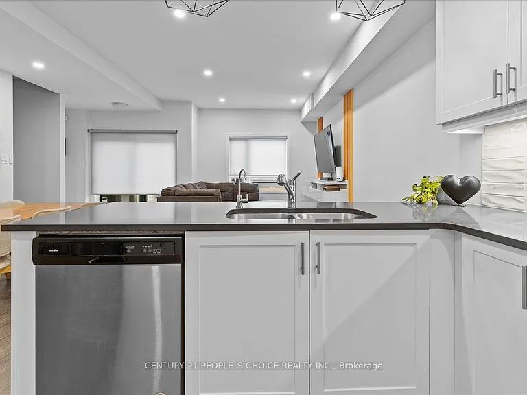 51 Sparrow Ave #56 — Photo 10