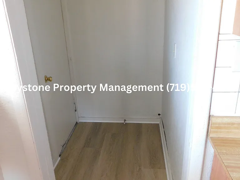 706 W Adams Ave — Photo 9