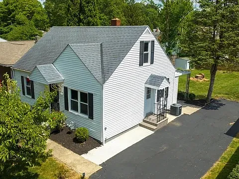 3 bed, 979 sqft, $1,850 — Photo 2