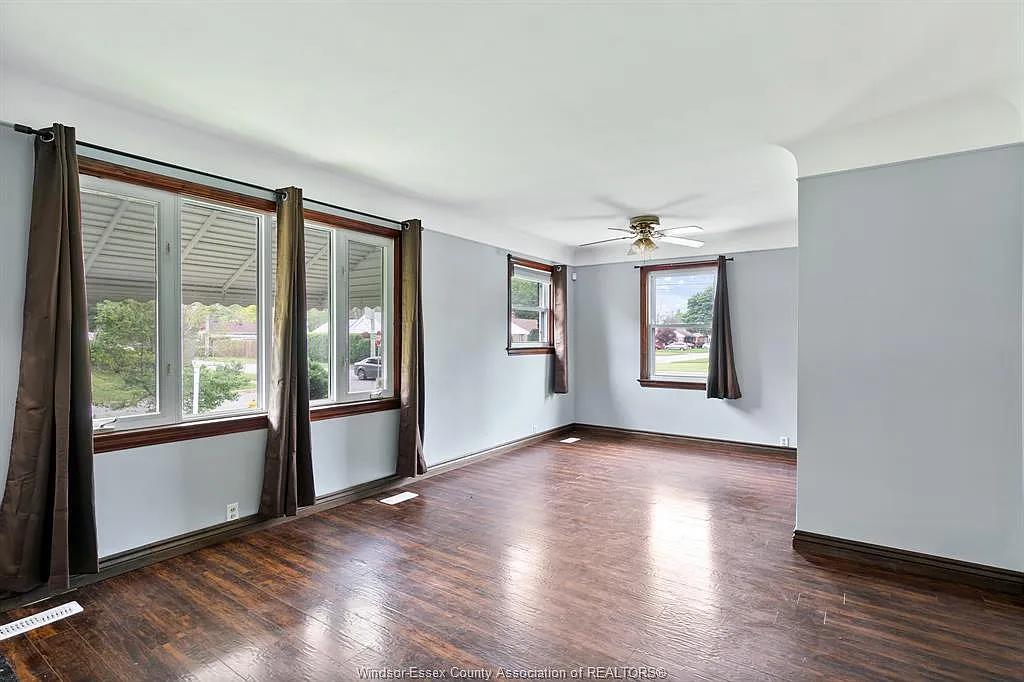 3 bed, $2,600 — Photo 2