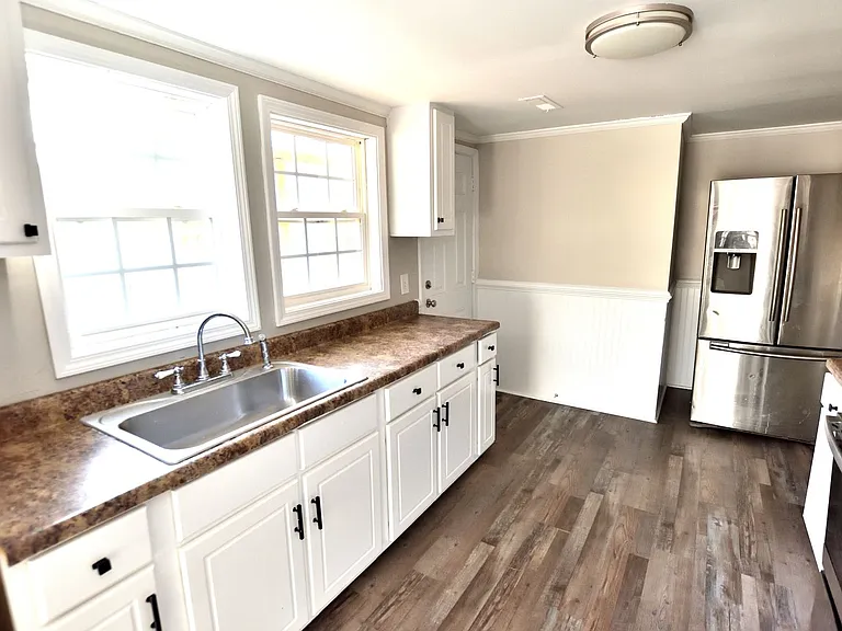 1577 Charter Dr — Photo 6