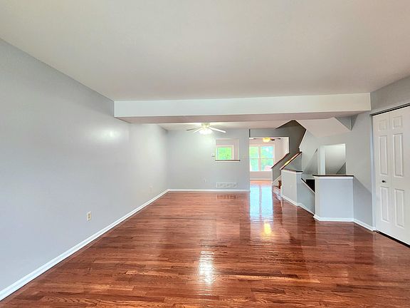4th image of 8663 Manahan Dr