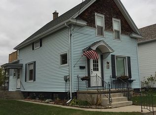 1216 S 12th St, Manitowoc, WI 54220