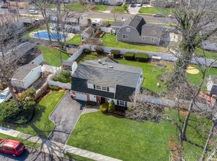 10 Bridle Path, Farmingville, NY 11738