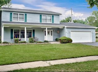 8 S Glenview Ave, Lombard, IL 60148