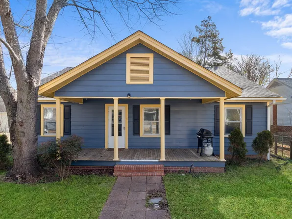 805 S 11th St, Lillington, NC 27546