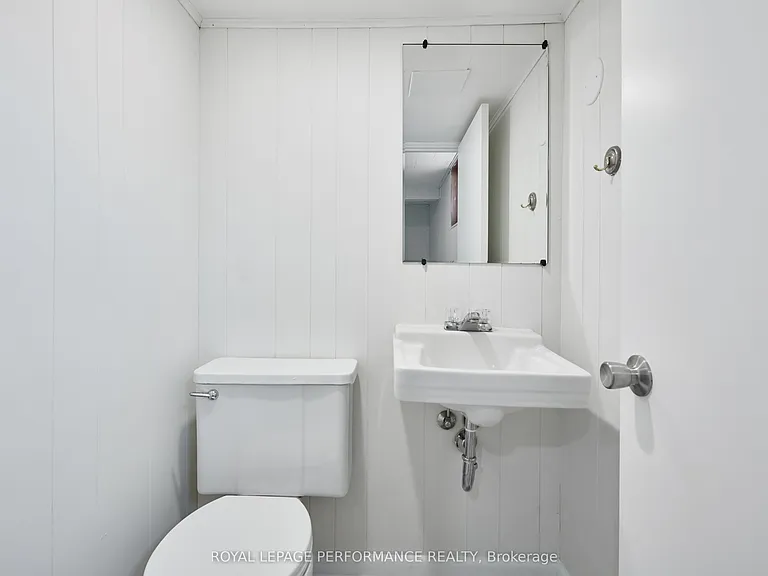 2243 Hillary Ave — Photo 27