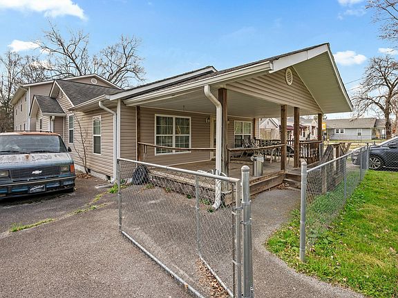 4th image of 1762 E Boy Scout Rd