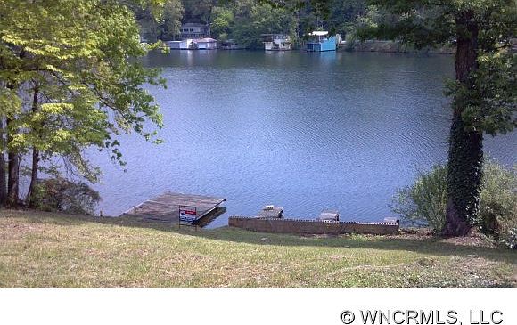 2nd image of 724 E Lakeshore Dr