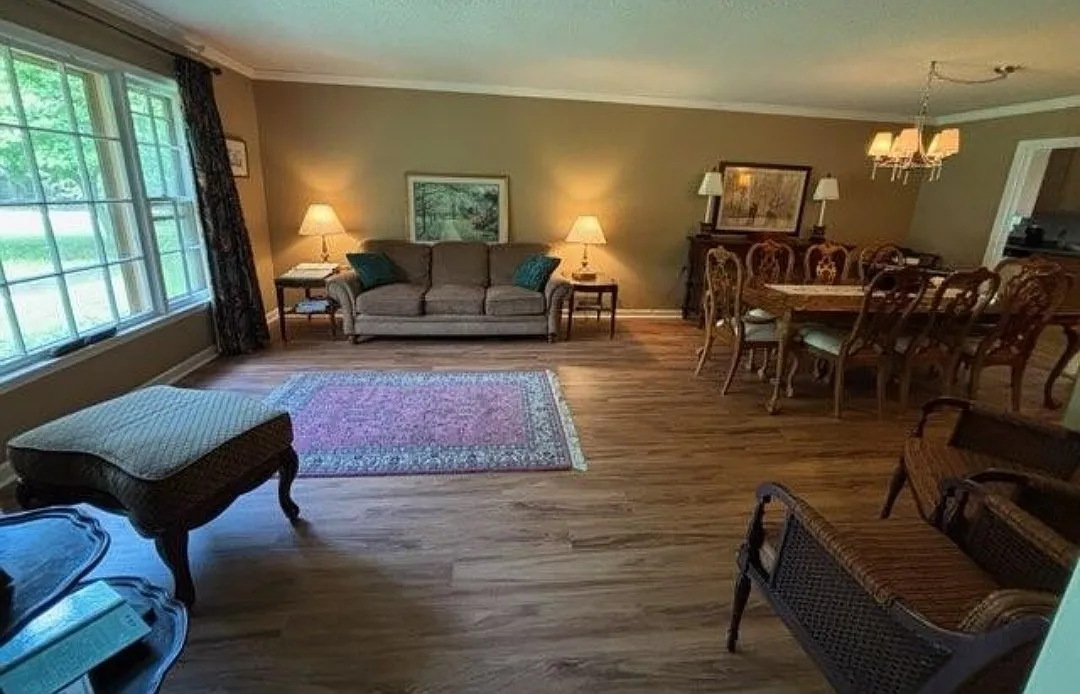 3 bed, 1892 sqft, $2,600 — Photo 2