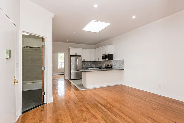 Rented by Nooklyn NYC LLC | media 11