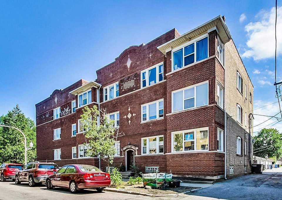 1st image of 3107 W Sunnyside Ave #2