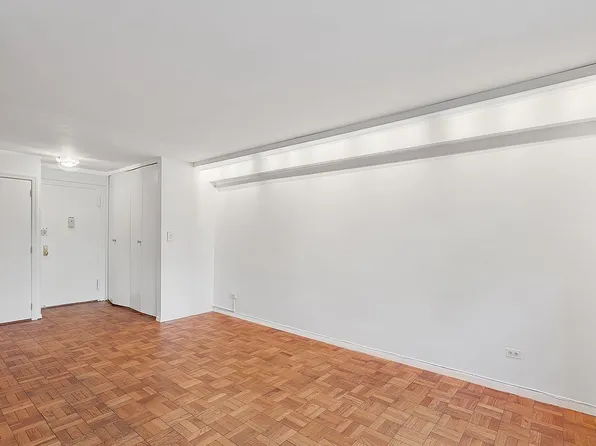 345 E 69th St APT 2B, New York, NY 10021