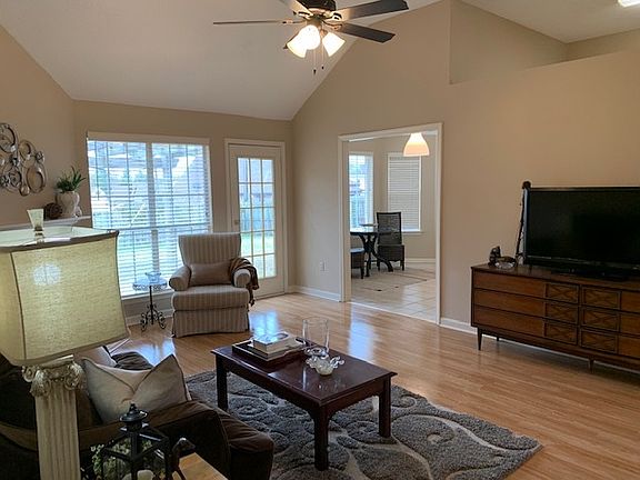 5th image of 7689 Parkmont Dr