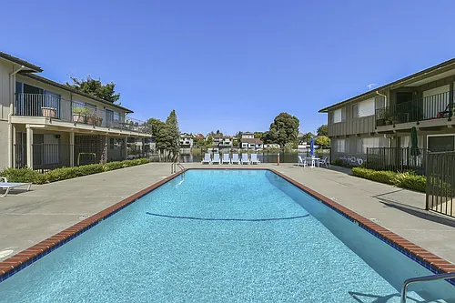 Driftwood Apartments Photo 1