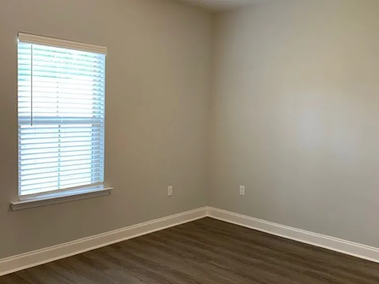 1713 Springhill Dr #B — Photo 11