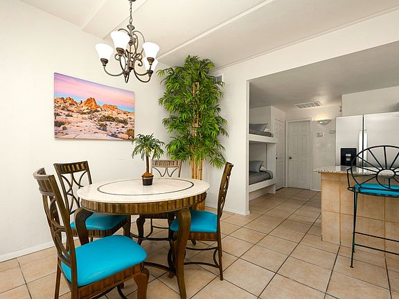 4th image of 123 E Retama St #202