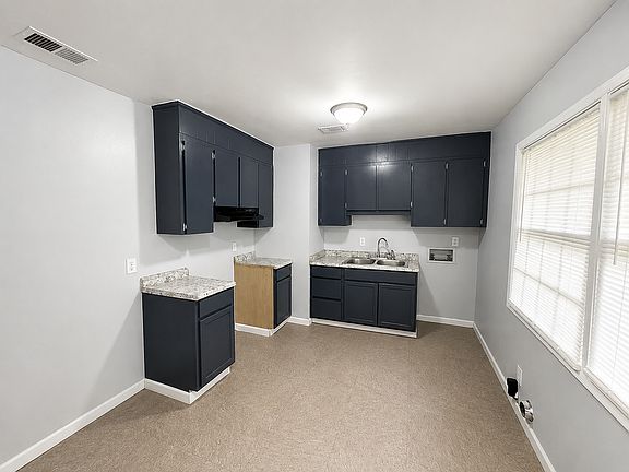 3rd image of 3258 Lancing Ln