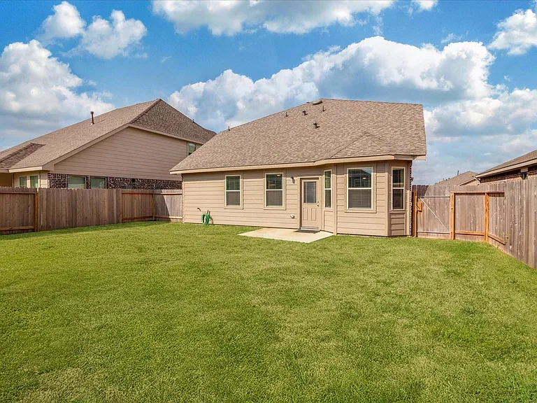 8426 Moonlight Bay Cir — Photo 45