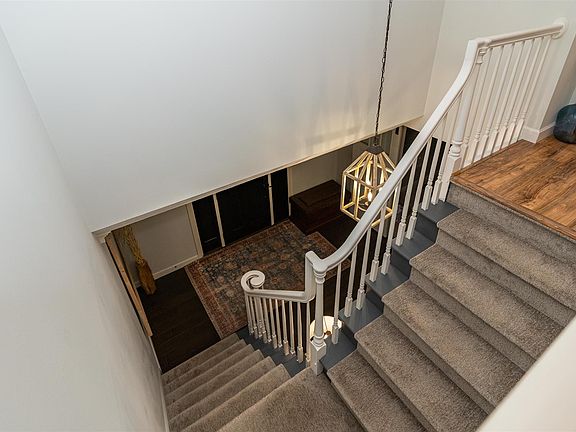 4th image of 22990 Basswood Ct