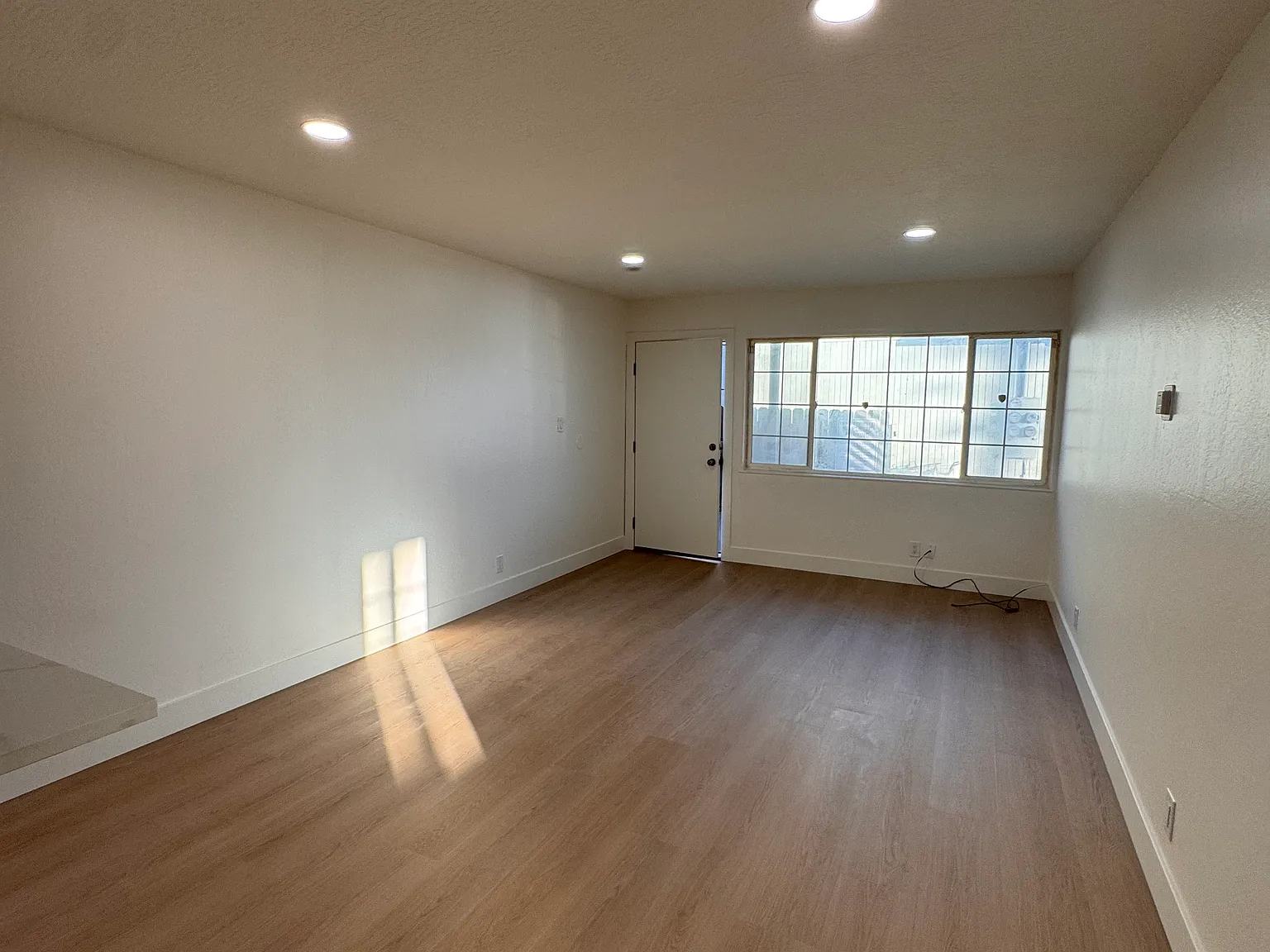 2 bed, 815 sqft, $2,395 — Photo 3