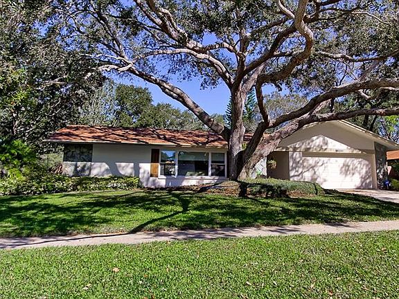2nd image of 1512 Glen Hollow Ln N