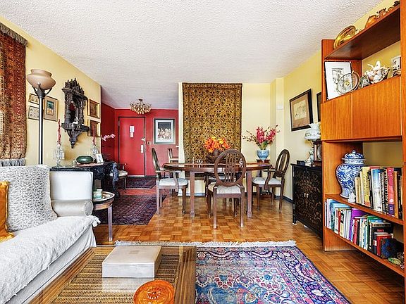 4th image of 132 E 35th St #18G