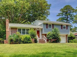 8733 Commodore Dr, Norfolk, VA 23503