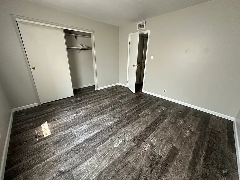 1402 21st Avenue Pl — Photo 6