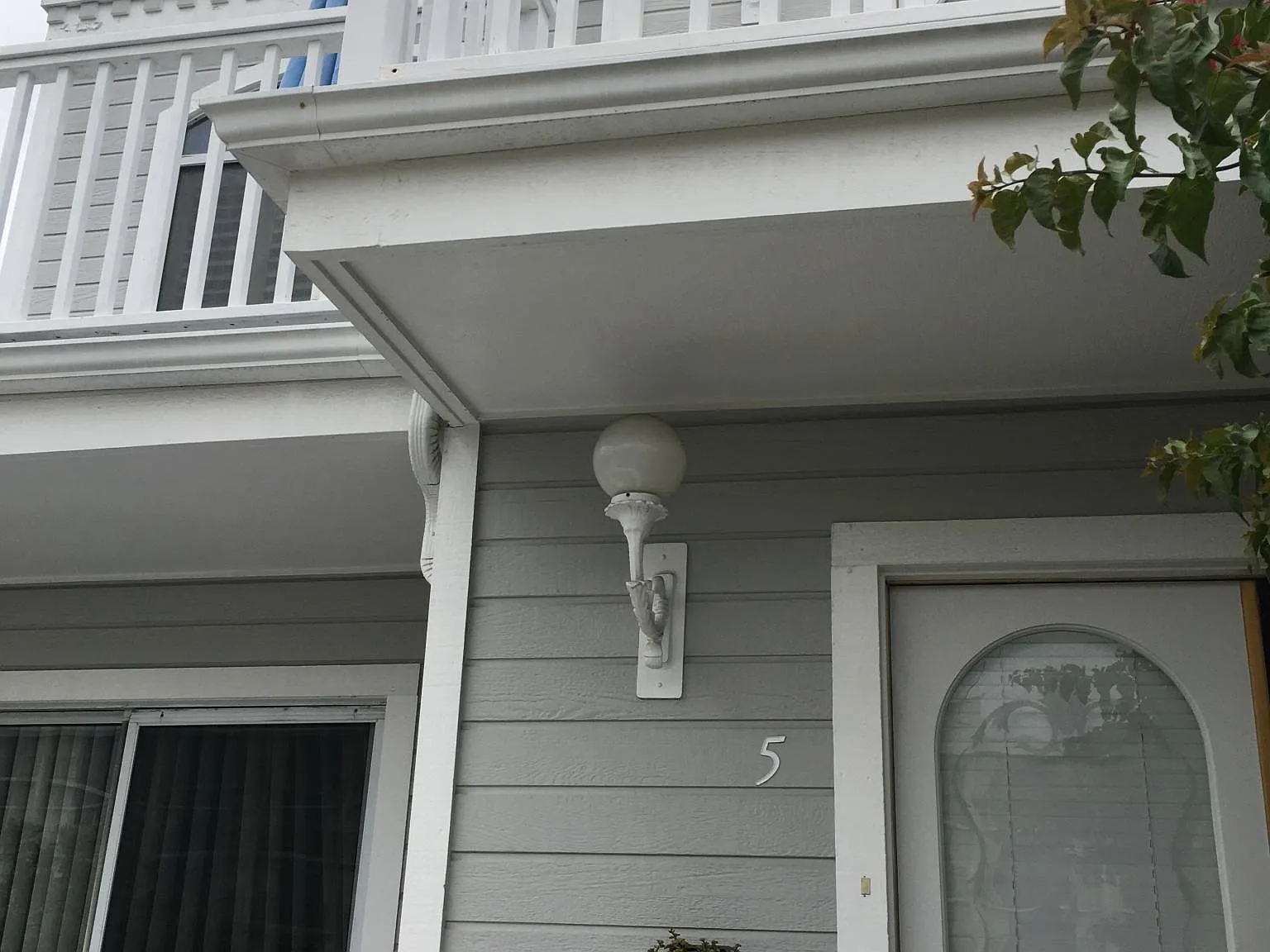 320 N Catalina Ave — Photo 2