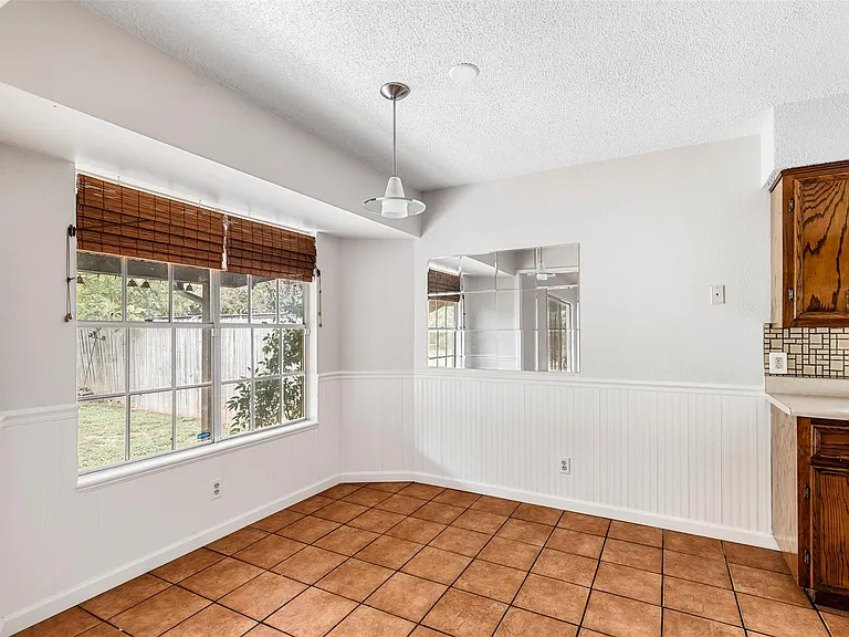 7506 Glenhill Rd — Photo 4