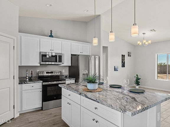 3rd image of 3510 N MAYA Road